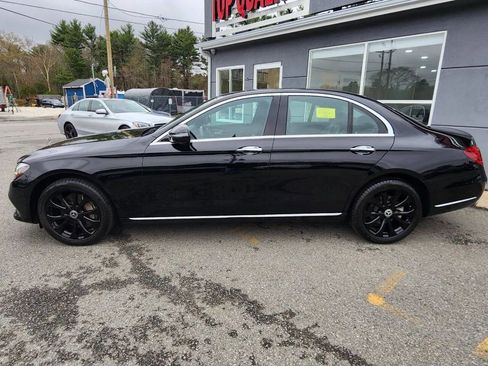 Used 2017 Mercedes-Benz E 300 4MATIC image 8