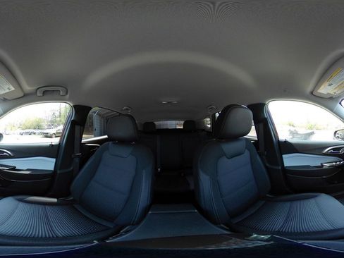 Used 2025 Chevrolet Trax LT image 40