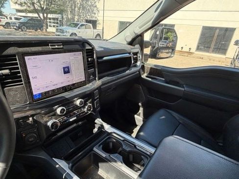 Used 2025 Ford F250 Lariat AWD/4WD image 22