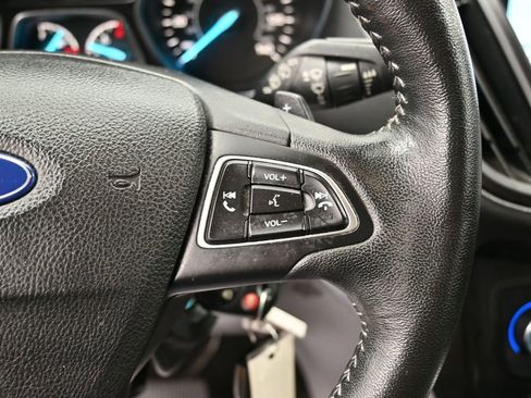 Used 2017 Ford Escape SE w/ Equipment Group 201A FWD image 21