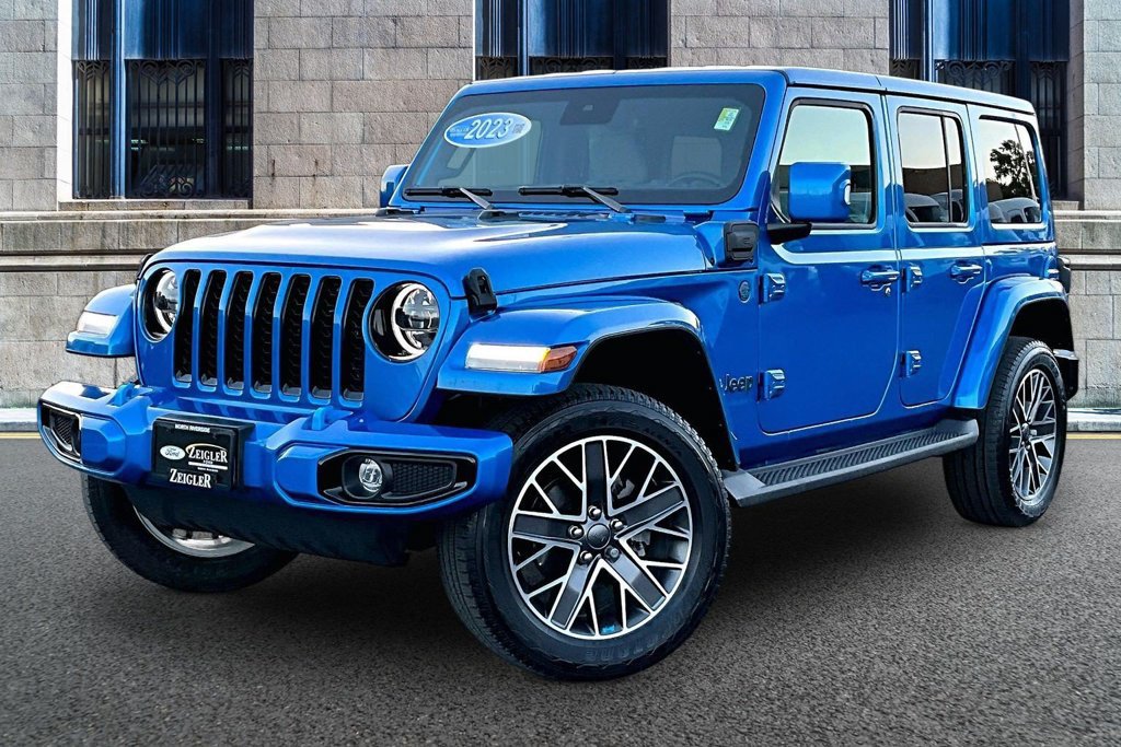 Used 2023 Jeep Wrangler Unlimited Sahara AWD/4WD image 2