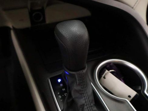 Used 2022 Toyota Camry LE w/ Carpet Mat Package (TMS) FWD image 12