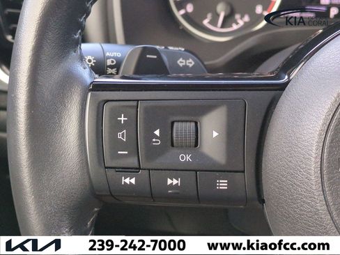 Used 2023 Nissan Rogue SL image 25