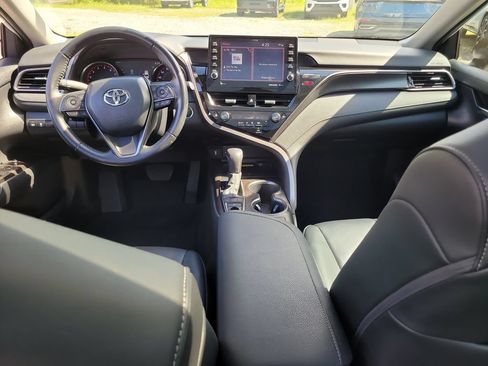 Used 2022 Toyota Camry XSE FWD image 11