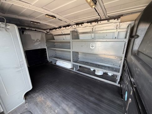 Used 2021 Chevrolet Express 3500 w/ Driver Convenience Package RWD image 16