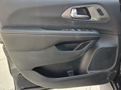 New 2026 Chrysler Pacifica Select image 21