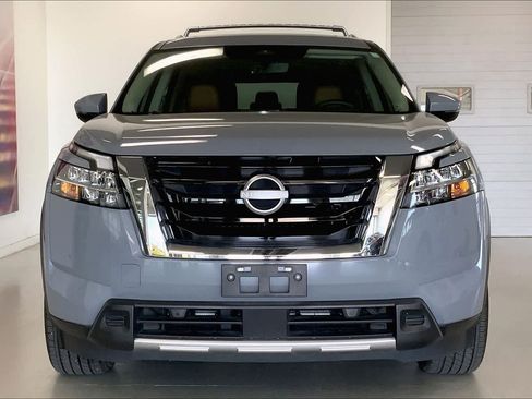 Used 2024 Nissan Pathfinder Platinum w/ Cargo Package AWD/4WD image 6