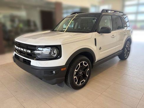 Certified 2022 Ford Bronco Sport Outer Banks w/ Tech Package AWD/4WD image 4