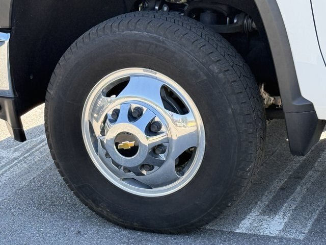 Used 2022 Chevrolet Silverado 3500 LTZ w/ LTZ Convenience Package AWD/4WD image 9