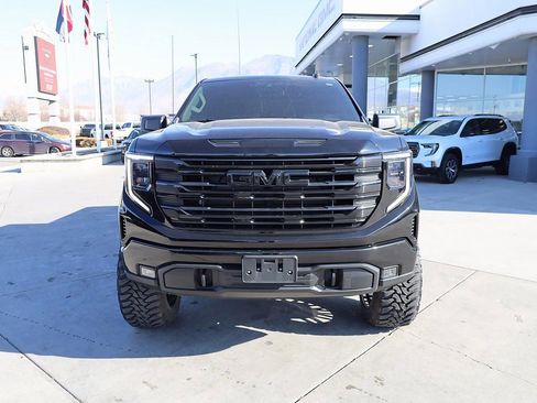 Used 2022 GMC Sierra 1500 Elevation w/ LPO, Elevation Black Package image 9