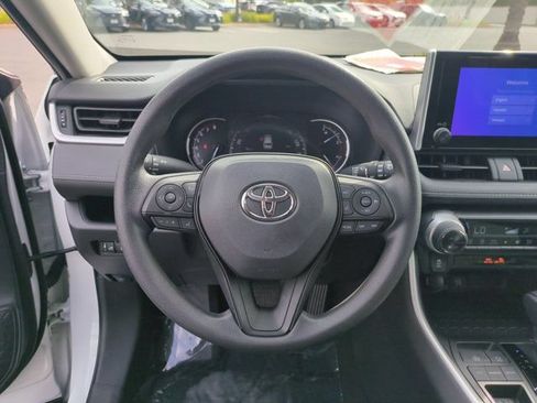 Used 2024 Toyota RAV4 XLE FWD image 17