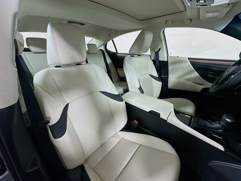 Certified 2025 Lexus ES 350 w/ Premium Package image 26