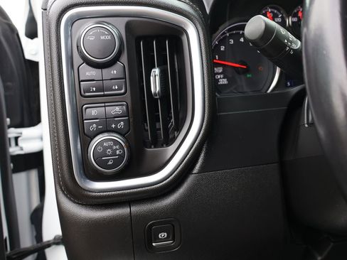 Used 2020 Chevrolet Silverado 1500 LT Trail Boss AWD/4WD image 20