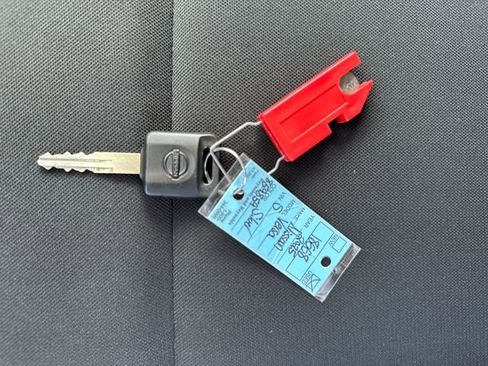 Used 2025 Nissan Versa S w/ Trunk Package image 29