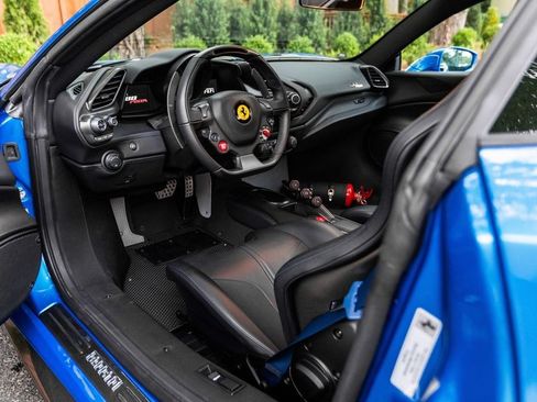 Used 2020 Ferrari 488 Pista Coupe RWD image 64