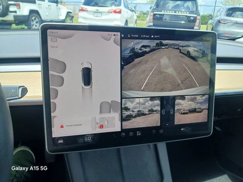 Used 2023 Tesla Model 3 Standard Range RWD image 27