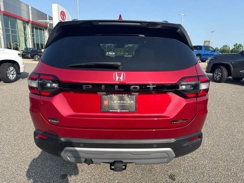 Used 2024 Honda Pilot TrailSport image 10