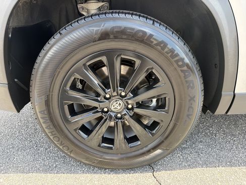 Certified 2025 Toyota Grand Highlander FWD image 20