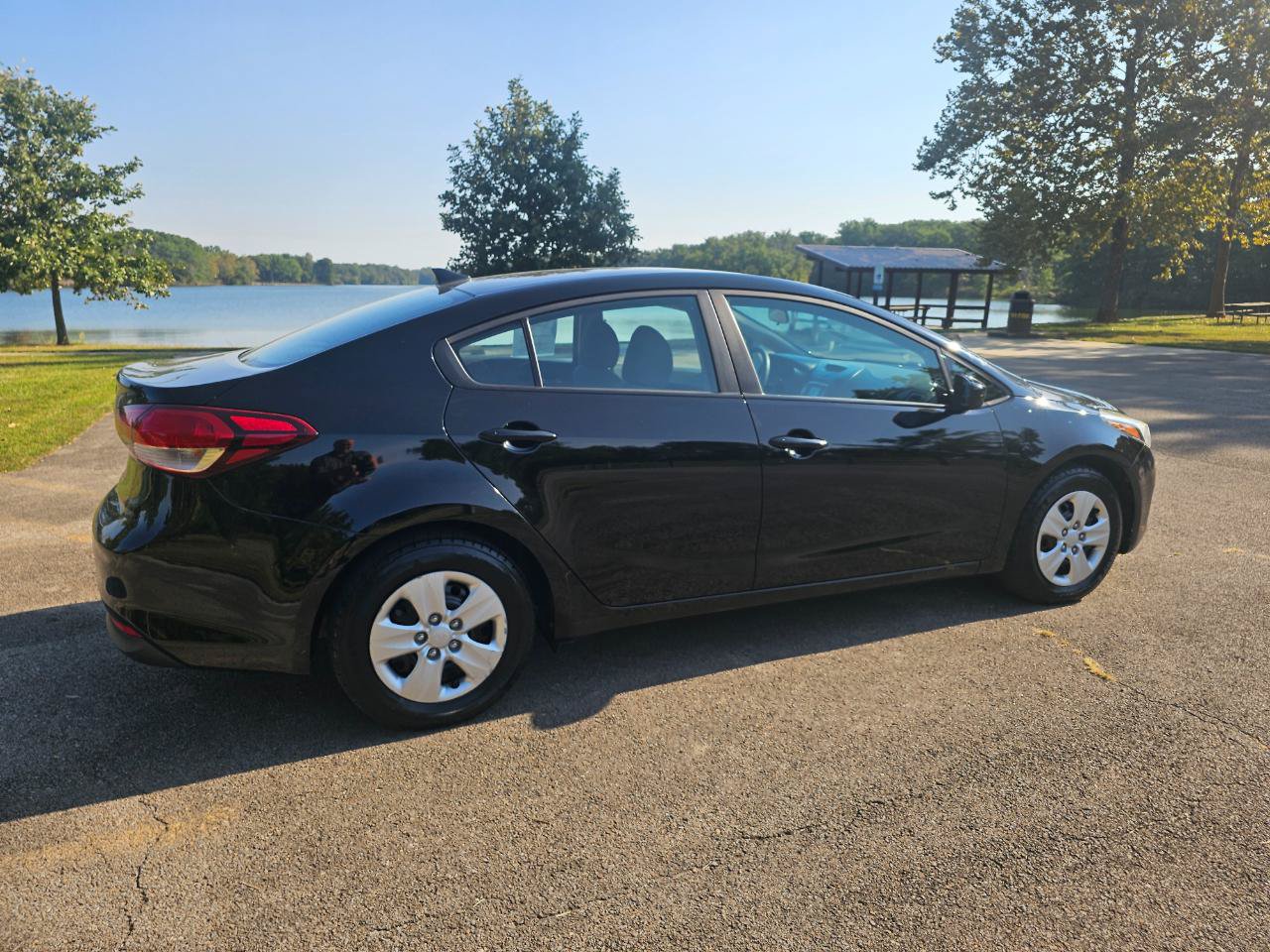 Used 2017 Kia Forte LX w/ LX Popular Package FWD image 4