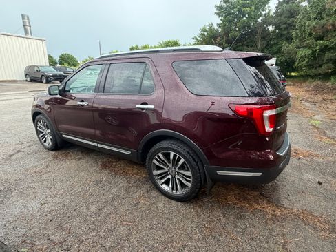 Used 2019 Ford Explorer Platinum AWD/4WD image 12