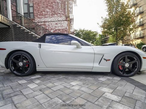 Used 2006 Chevrolet Corvette Convertible w/ Preferred Equipment Group RWD image 19