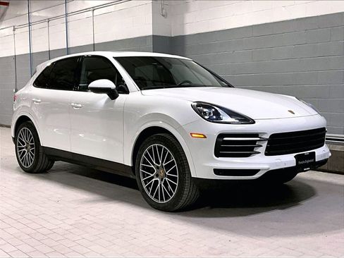 Certified 2023 Porsche Cayenne Platinum Edition image 7
