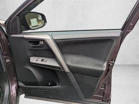 Used 2018 Toyota RAV4 LE image 25