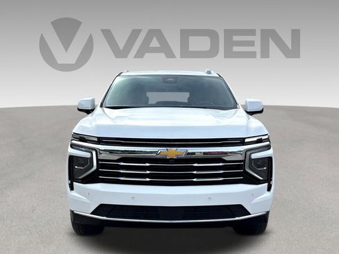Certified 2025 Chevrolet Suburban LT AWD/4WD image 2