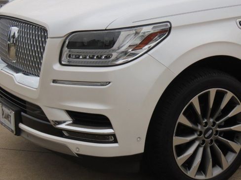 Used 2019 Lincoln Navigator Select w/ Technology Package RWD image 3