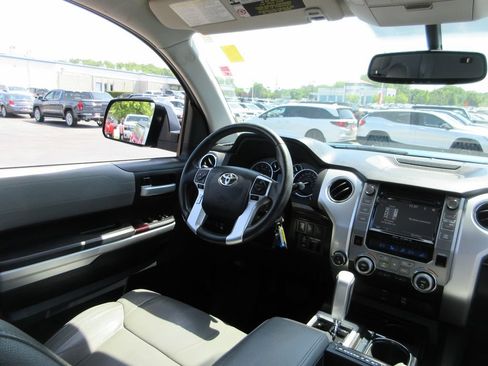 Used 2016 Toyota Tundra Limited w/ Limited Premium Package AWD/4WD image 26