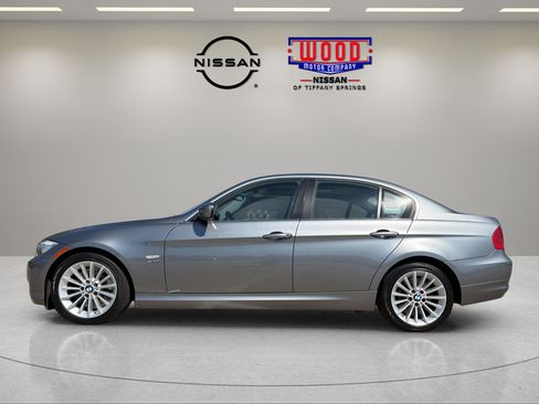 Used 2010 BMW 335i xDrive Sedan AWD/4WD image 5