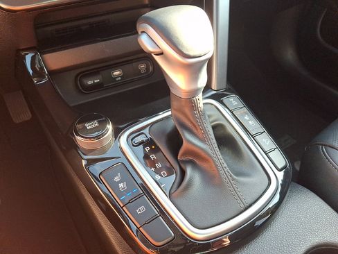 Certified 2024 Kia Seltos SX w/ SX Sunroof Package image 15