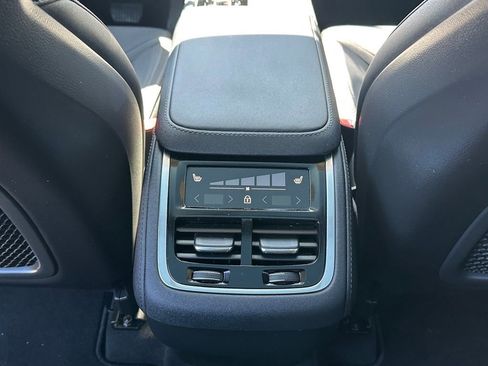 Used 2025 Volvo XC90 B6 Plus AWD/4WD image 27