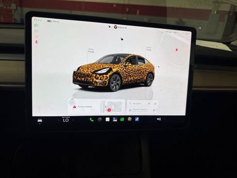 Used 2025 Tesla Model Y Long Range RWD image 28