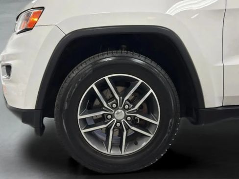 Used 2018 Jeep Grand Cherokee Limited AWD/4WD image 41