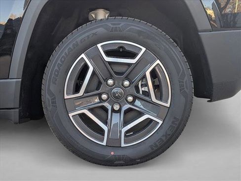 New 2026 Jeep Cherokee Laredo image 10