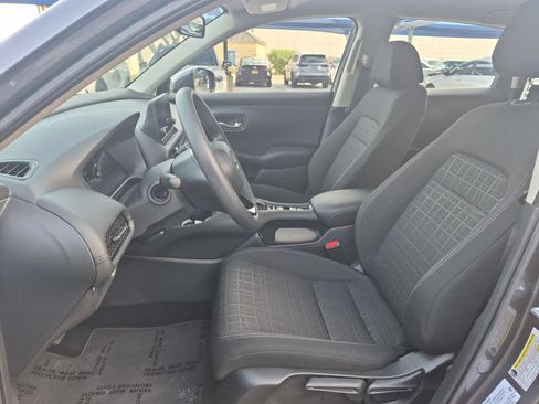 Certified 2025 Honda HR-V LX image 29