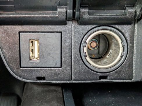 Used 2024 Toyota Camry SE image 21