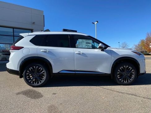 New 2026 Nissan Rogue Platinum w/ Platinum Premium Package image 6