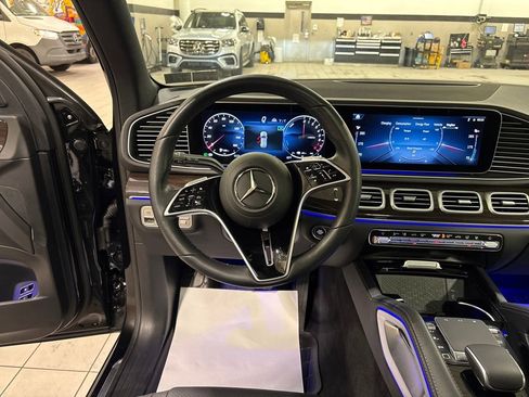 Used 2025 Mercedes-Benz GLE 450e 4MATIC image 13