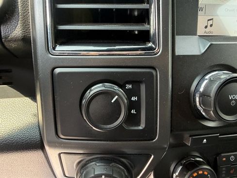 Used 2018 Ford F150 XLT w/ Equipment Group 302A Luxury AWD/4WD image 16