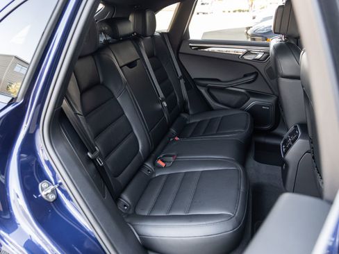 Certified 2026 Porsche Macan AWD/4WD image 43