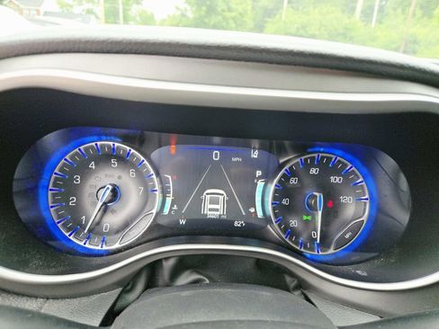 Used 2025 Chrysler Pacifica Select FWD image 22