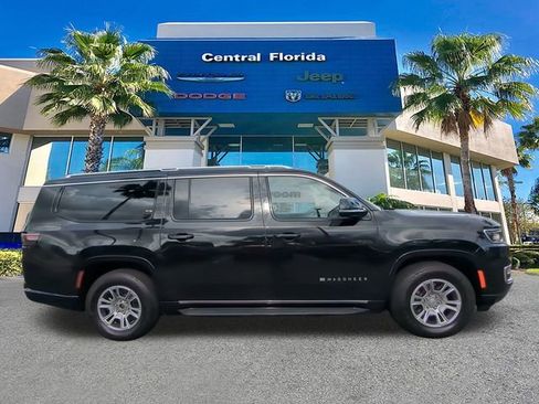 Used 2024 Jeep Wagoneer L Base image 5