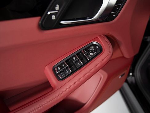 New 2026 Porsche Macan S image 20