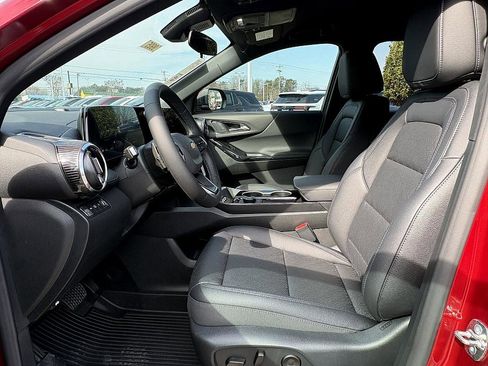 New 2026 Chevrolet Equinox LT w/ Convenience Package II image 9