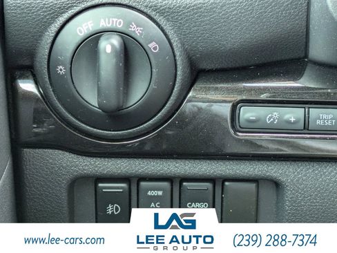 Used 2019 Nissan Titan SV w/ SV Convenience Package AWD/4WD image 19