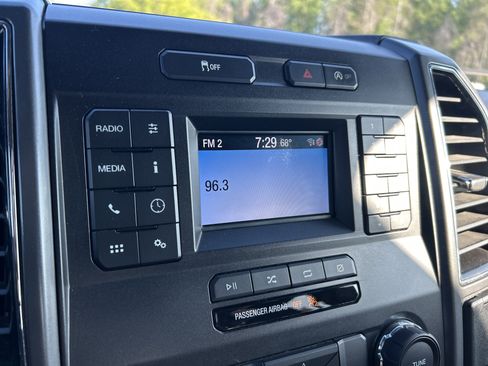 Used 2018 Ford F150 XLT w/ Equipment Group 301A Mid AWD/4WD image 17