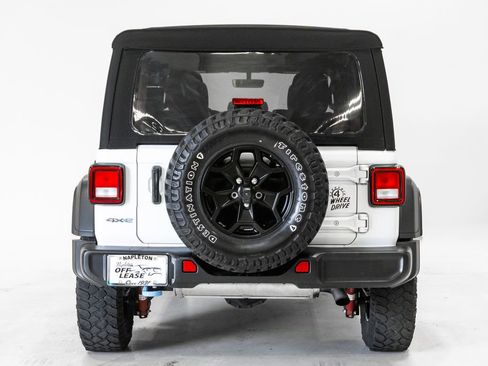 Used 2023 Jeep Wrangler Unlimited w/ Cold Weather Group AWD/4WD image 31