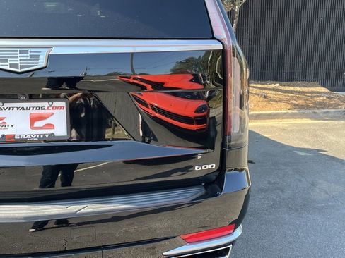 Used 2021 Cadillac Escalade Luxury image 15